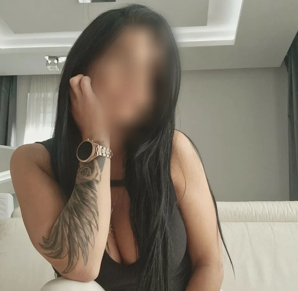 Carina, 38