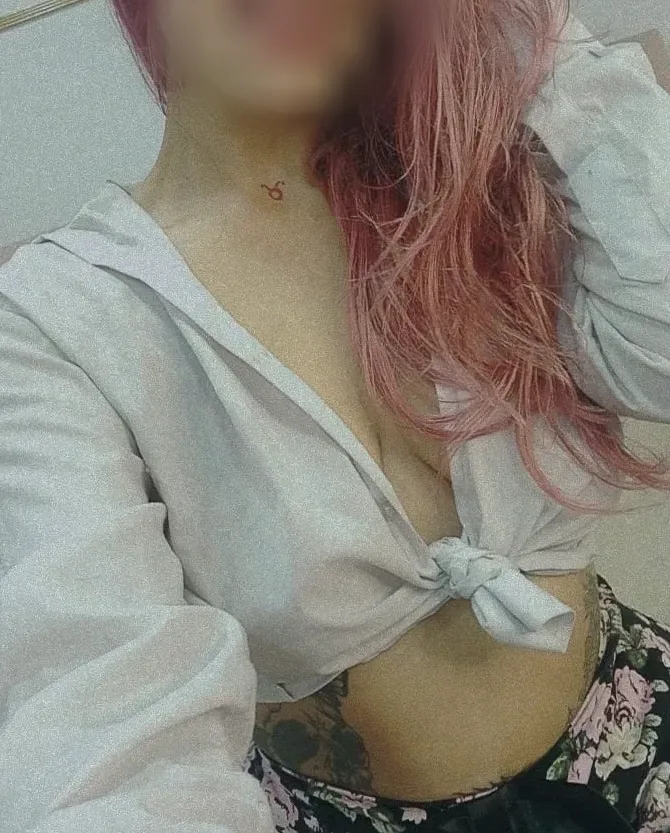 Chiara, 27