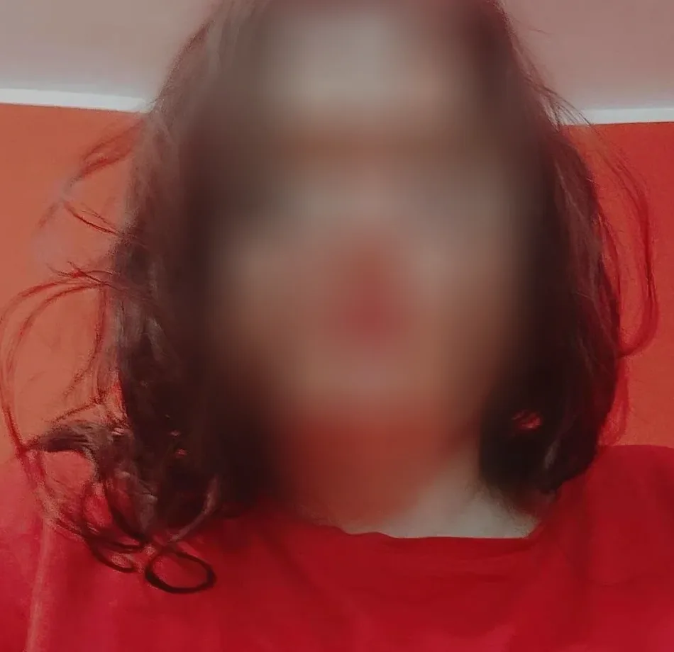 Claudia, 37