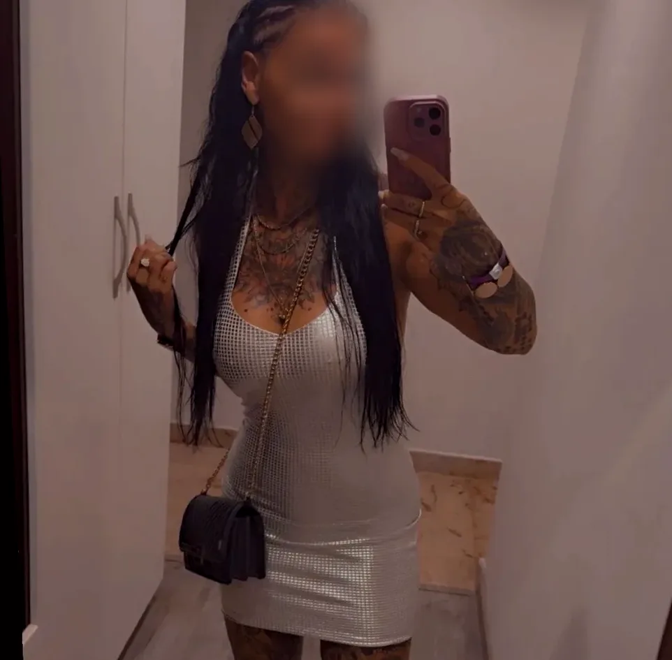 Emma, 36